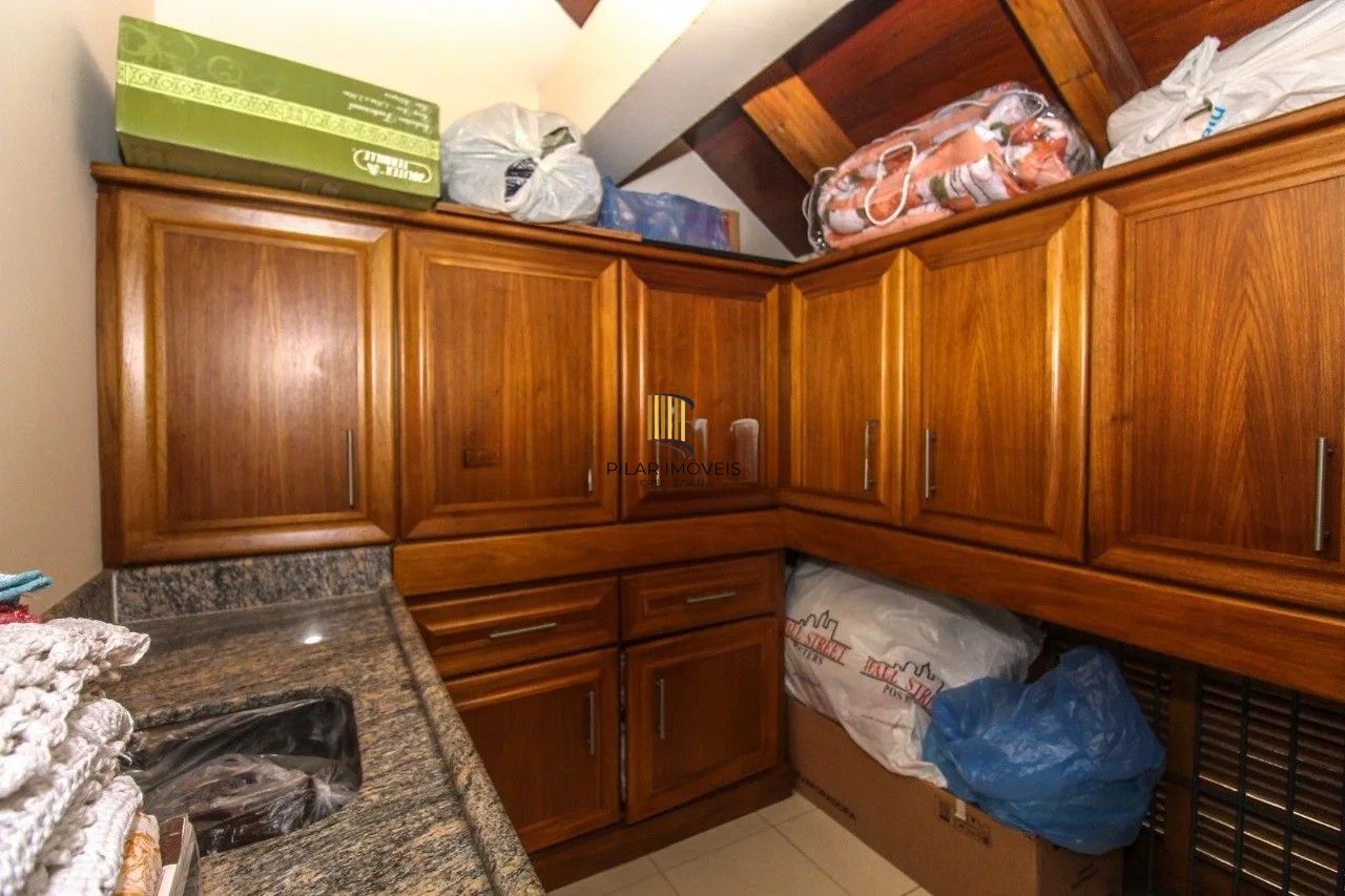 Casa 612m² - 3 suíte, 8 vagas no bairro Medianeira
