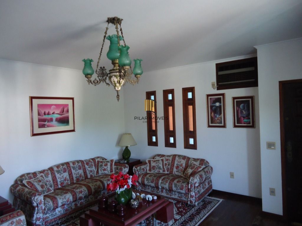 Casa para Venda - 750m², 4 dormitórios, sendo 2 suites, 5 vagas - Santa Tereza