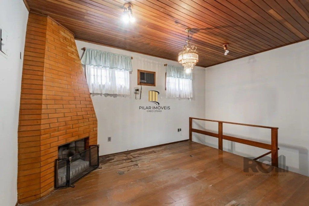Casa com 3 dormitórios no bairro Passo das Pedras
