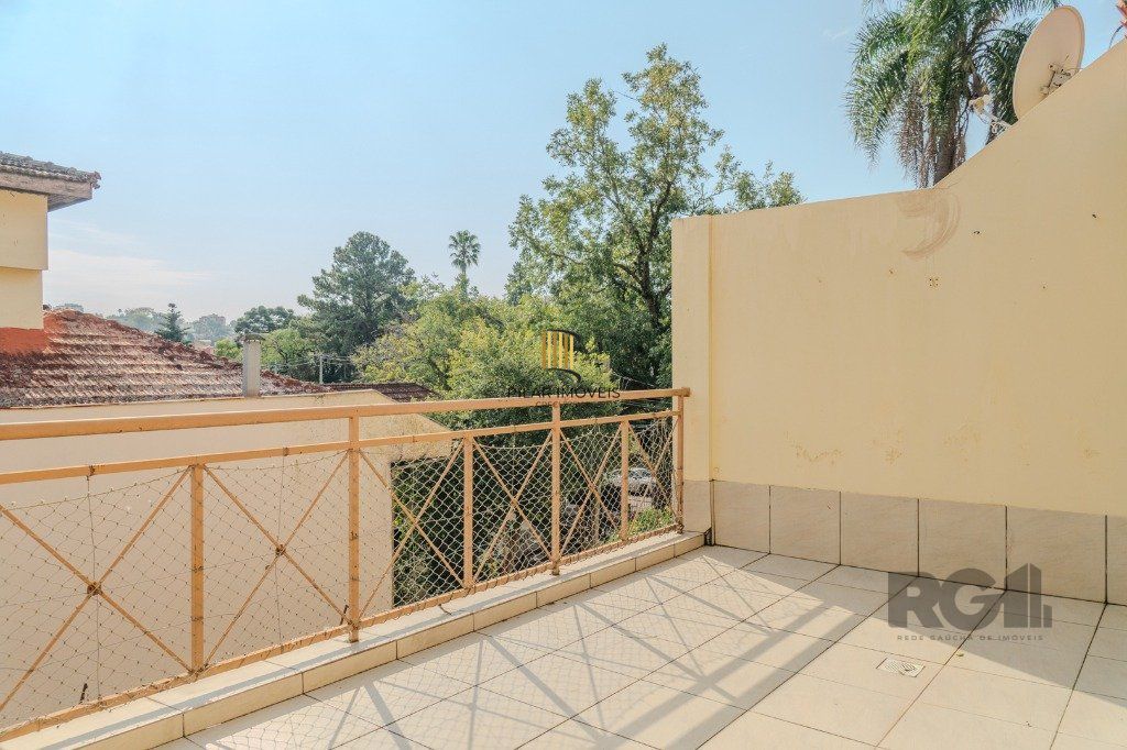 Casa de Condomínio 3 dormitórios no bairro Teresópolis