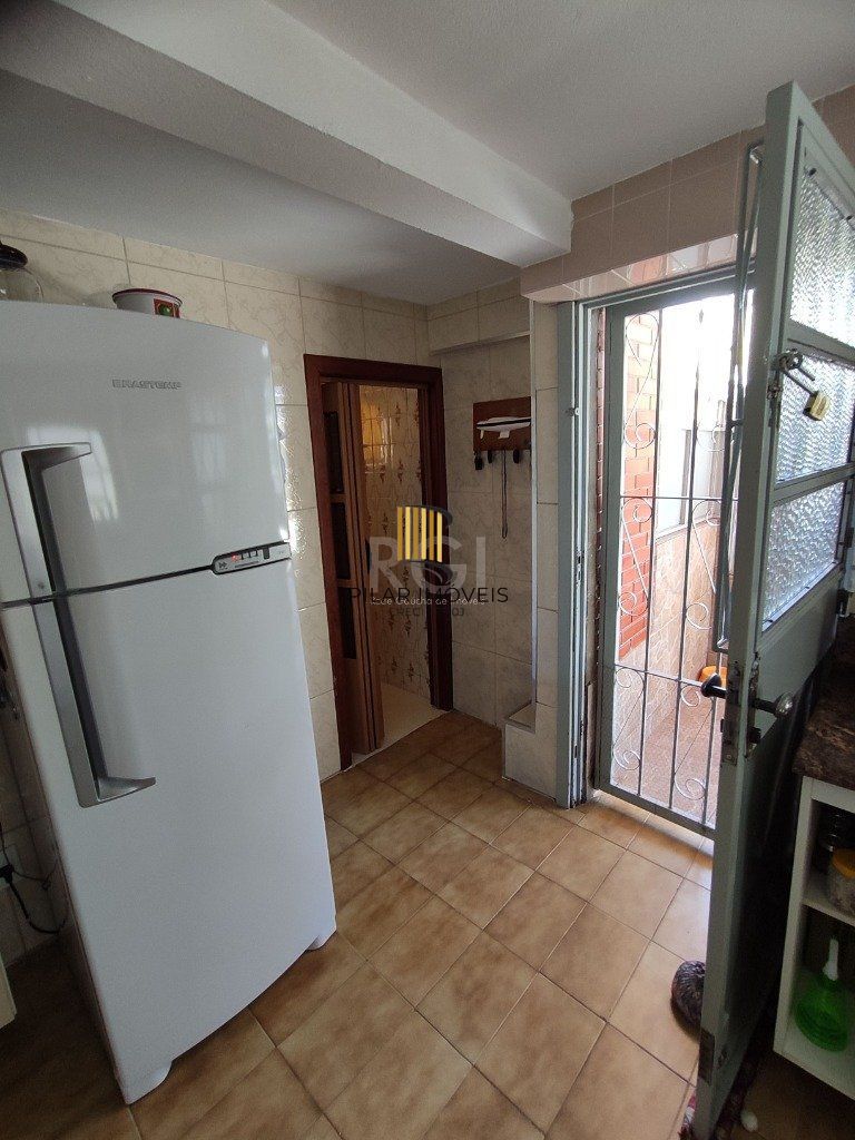 Casa para Venda - 142.8m², 4 dormitórios, 5 vagas - Teresópolis