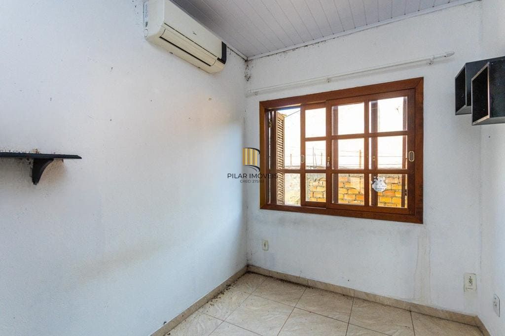 Casa de 3 dormitórios no Bairro Lomba do Pinheiro - Porto Alegre