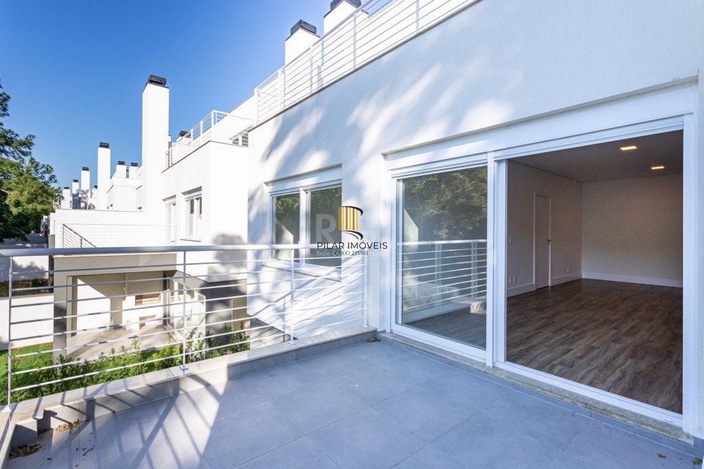 Casa Condominio para Venda - 450m², 3 dormitórios, sendo 3 suites, 3 vagas - Pedra Redonda