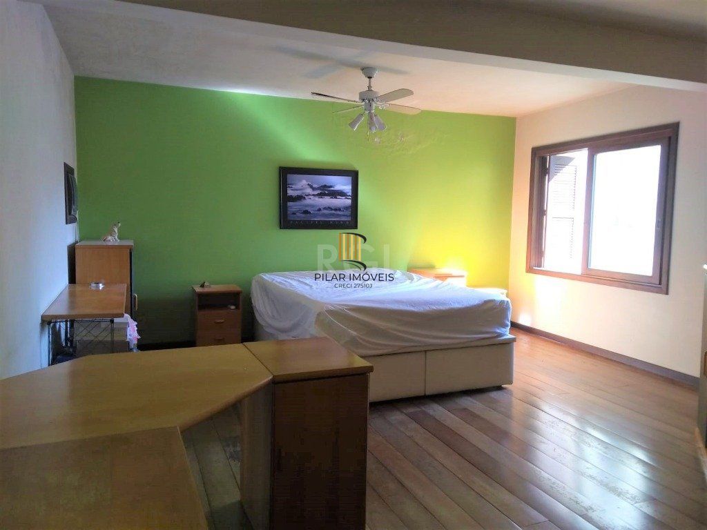Casa para Venda - 219m², 3 dormitórios, sendo 1 suites, 4 vagas - Menino Deus