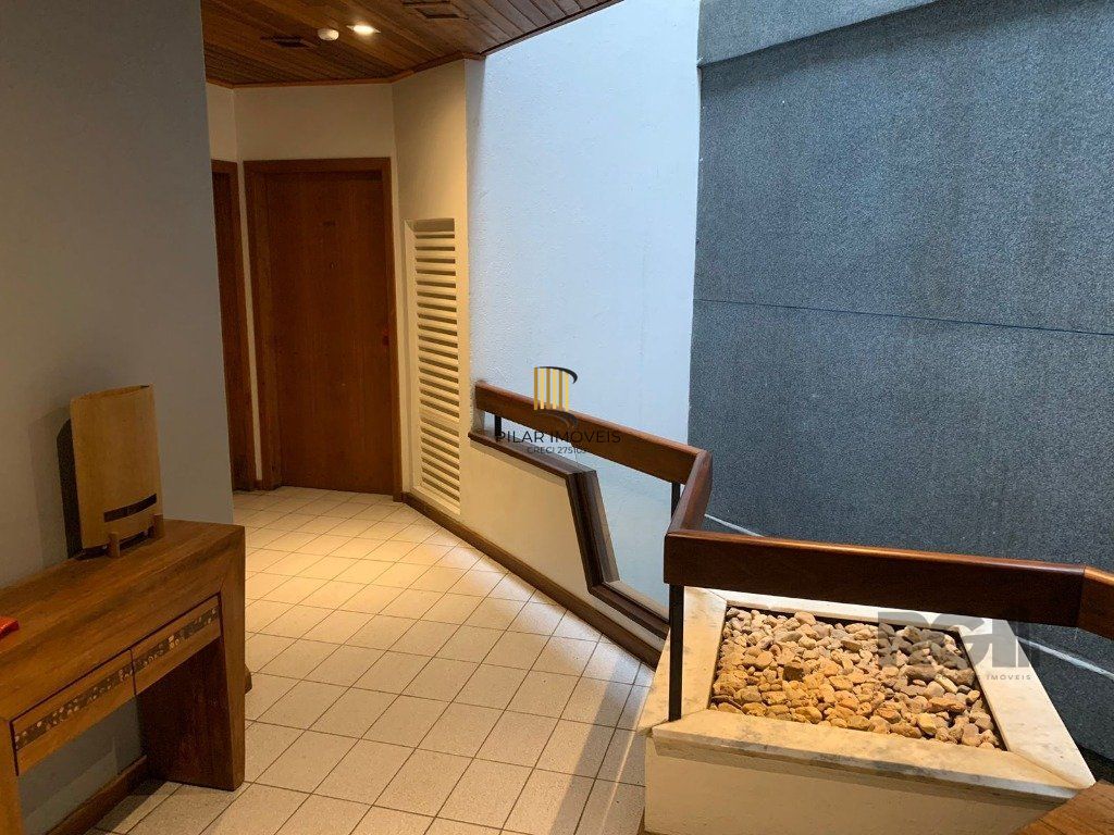 Sala comercial de 36m² no bairro Menino Deus