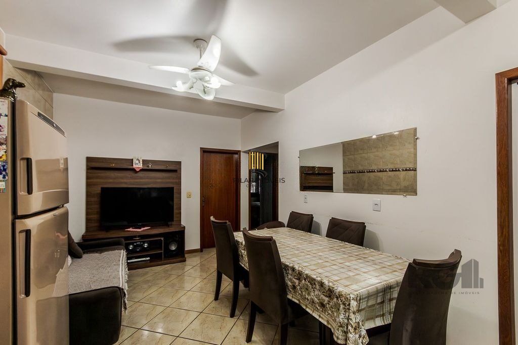 Casa de 4 dormitórios no bairro Santa Rosa de Lima