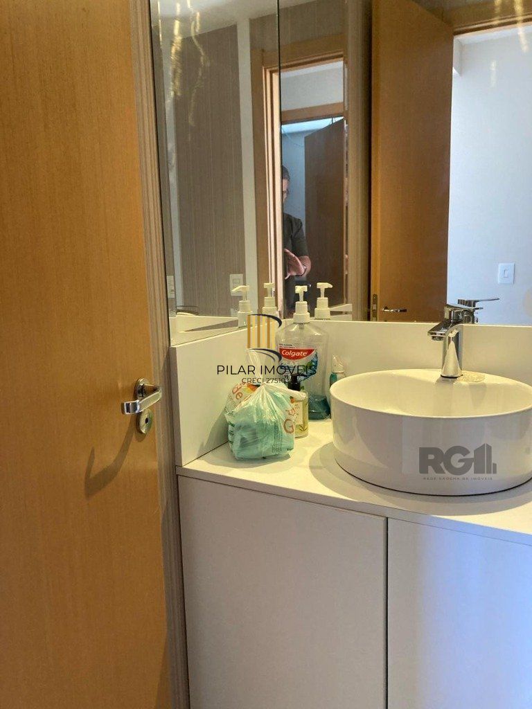 Apartamento de 2 quartos , suite ,  garagem em Condomínio Clube no bairro Teresópolis