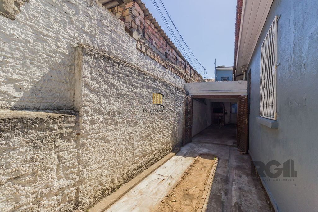 Casa de 5 dormitórios no bairro Sarandi