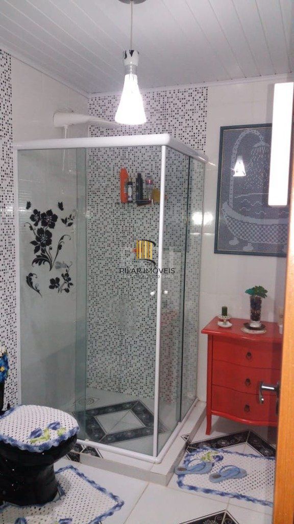 Casa para Venda - 300m², 5 dormitórios, Augusta