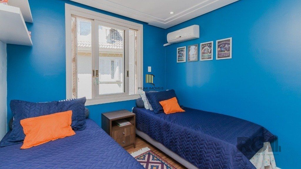 Excelente casa em condomínio de 249m² com 03 dormitórios e 4 vagas.
