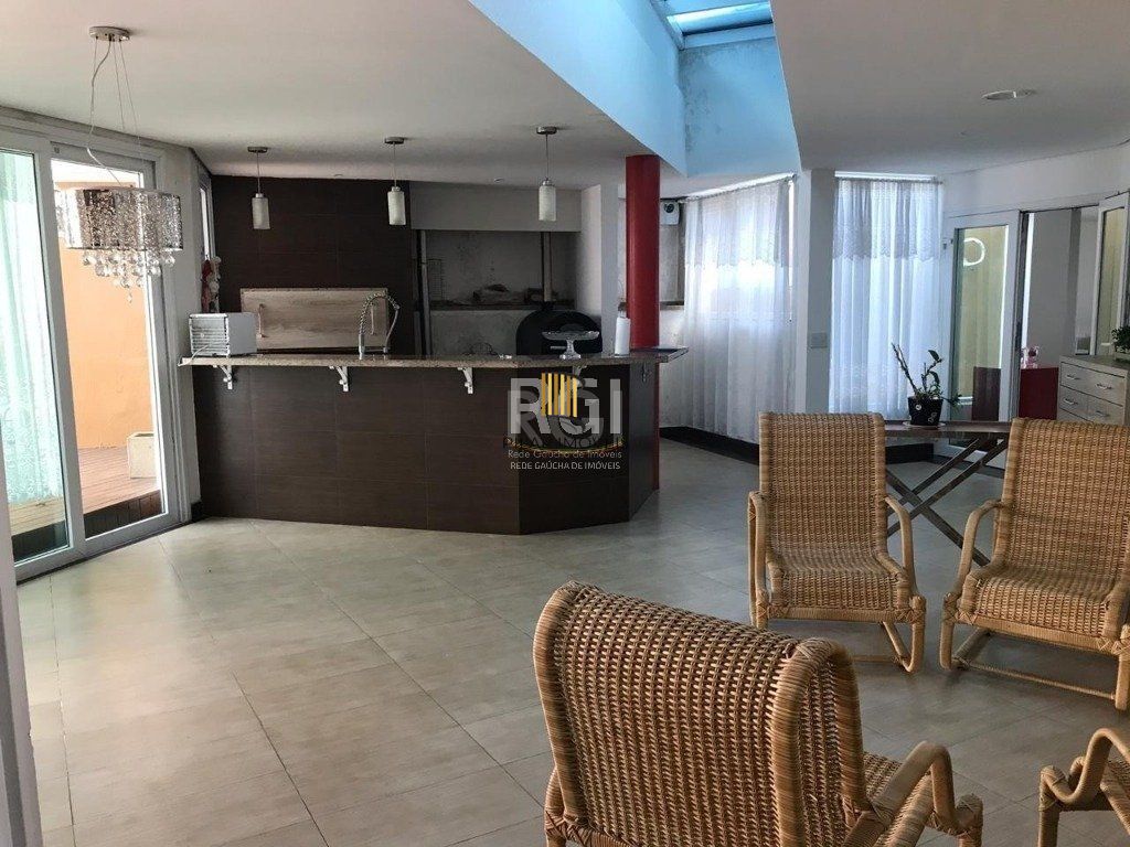 Casa para Venda - 319.25m², 6 dormitórios, sendo 4 suites, 3 vagas - Jardim Floresta