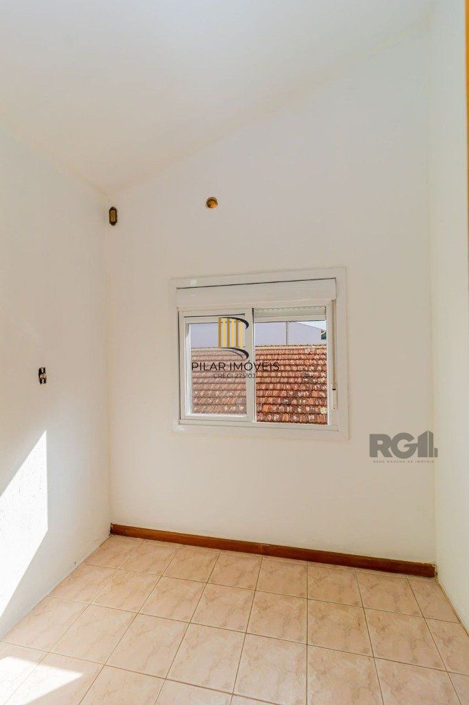 Casa de 4 dormitórios no bairro Espírito Santo