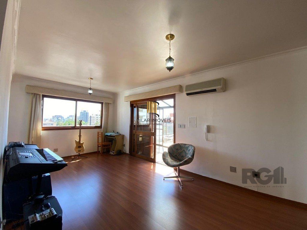Cobertura Duplex para Venda - 269,97², 3 dorm, 1 suite, 2 vagas - Menino Deus
