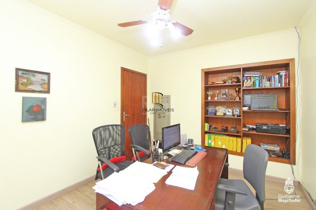 Casa para Venda - 500m², 5 dormitórios, sendo 2 suites, 5 vagas - Menino Deus