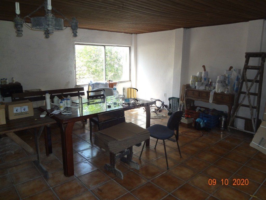 Casa para Venda - 250m², 3 dormitórios,  - Medianeira