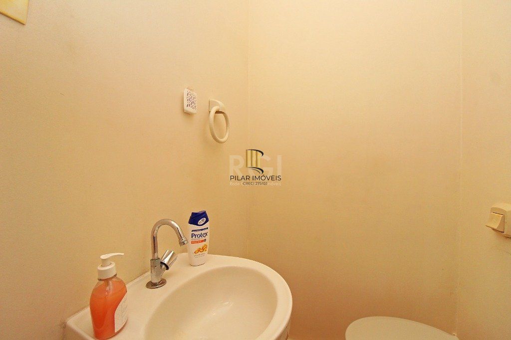 Casa para Venda - 150m², 4 dormitórios, sendo 1 suites, 3 vagas - Nonoai