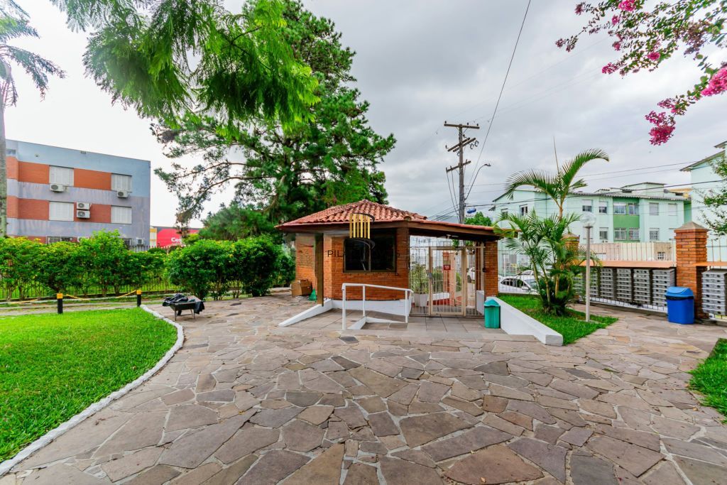 Apartamento 2 dormitórios e vaga rotativa.