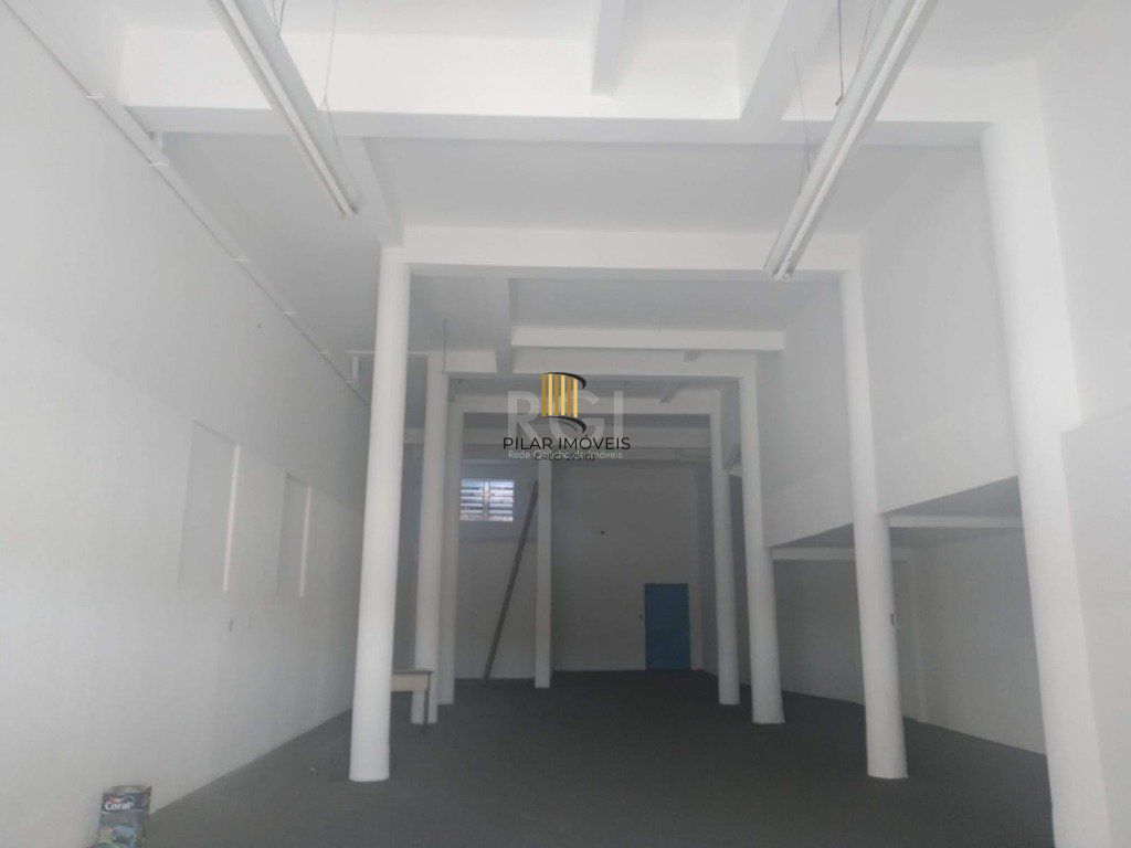 Loja para Venda - 320m², 0 dormitórios, São João