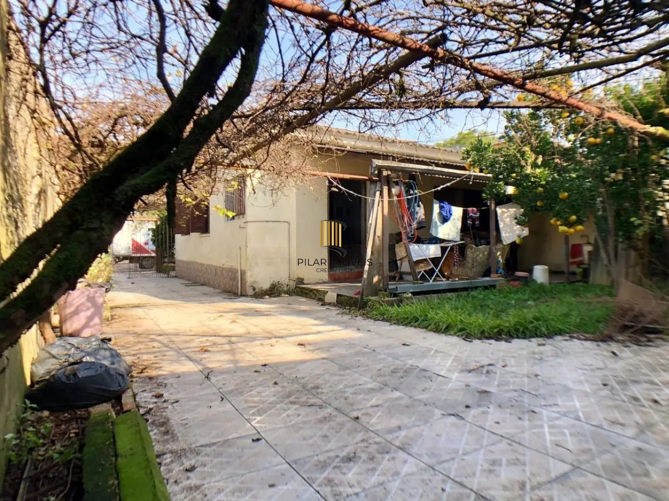 Casa com 2 dormitórios e 150m², no Bairro Jardim Sabará