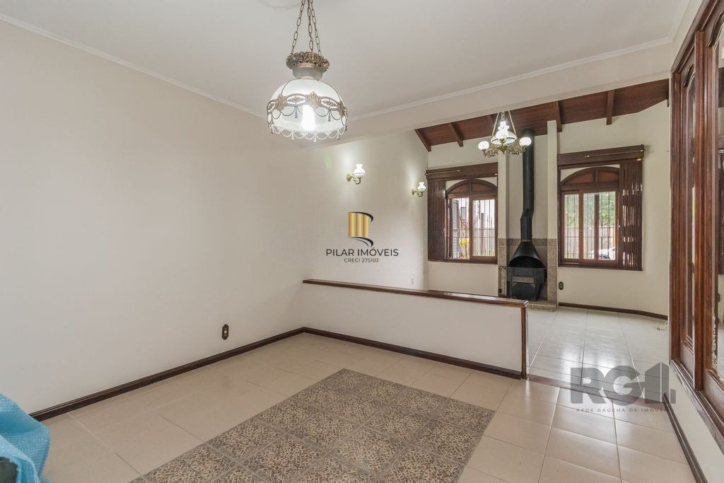 Casa com 287m², 5 dormitórios, piscina, 4 vagas no bairro Jardim Itu