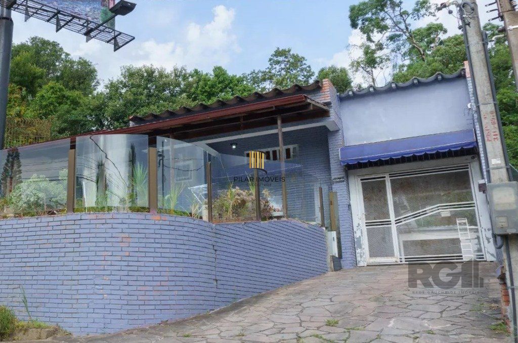 Casa 164m², 3 dormitórios, 3 vagas no bairro Jardim Carvalho