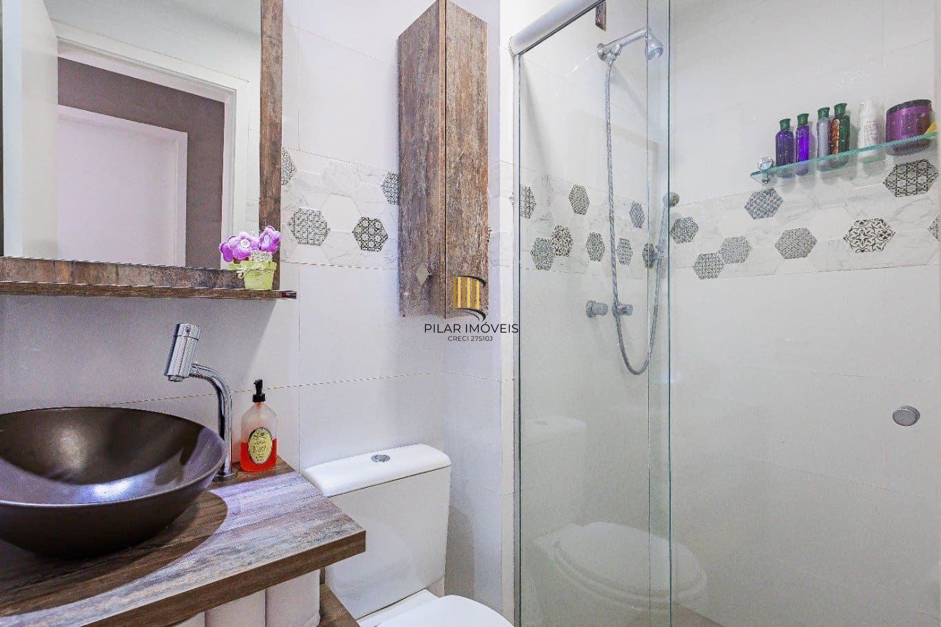 Apartamento de 2 dormitórios à venda em São Sebastião, Porto Alegre.