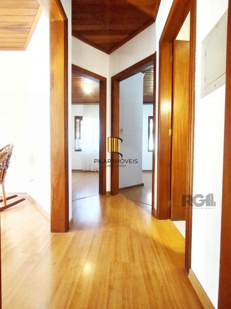 Casa de 3 dormitórios, bairro São Sebastião