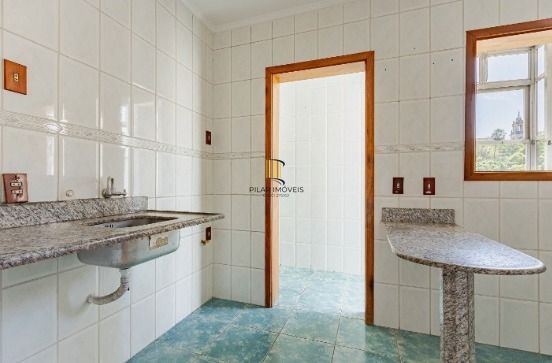 Apartamento com 4 quartos e 93m² à venda em Centro Histórico, Porto Alegre.