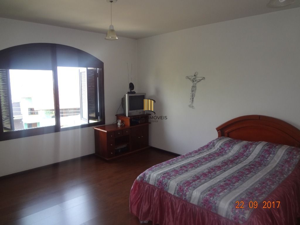 Casa para Venda - 365m², 4 dormitórios, sendo 2 suites, 6 vagas - Nonoai