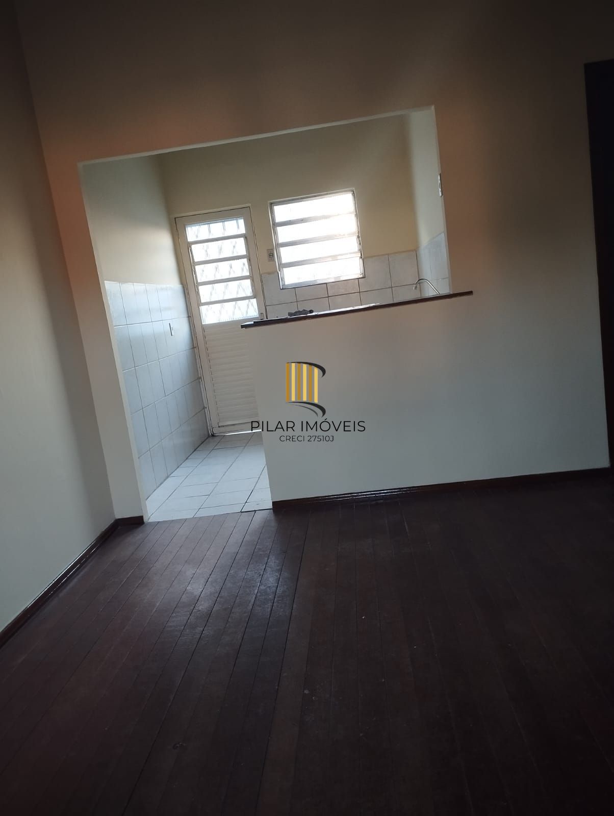 Casa 2 dormitórios no bairro Glória