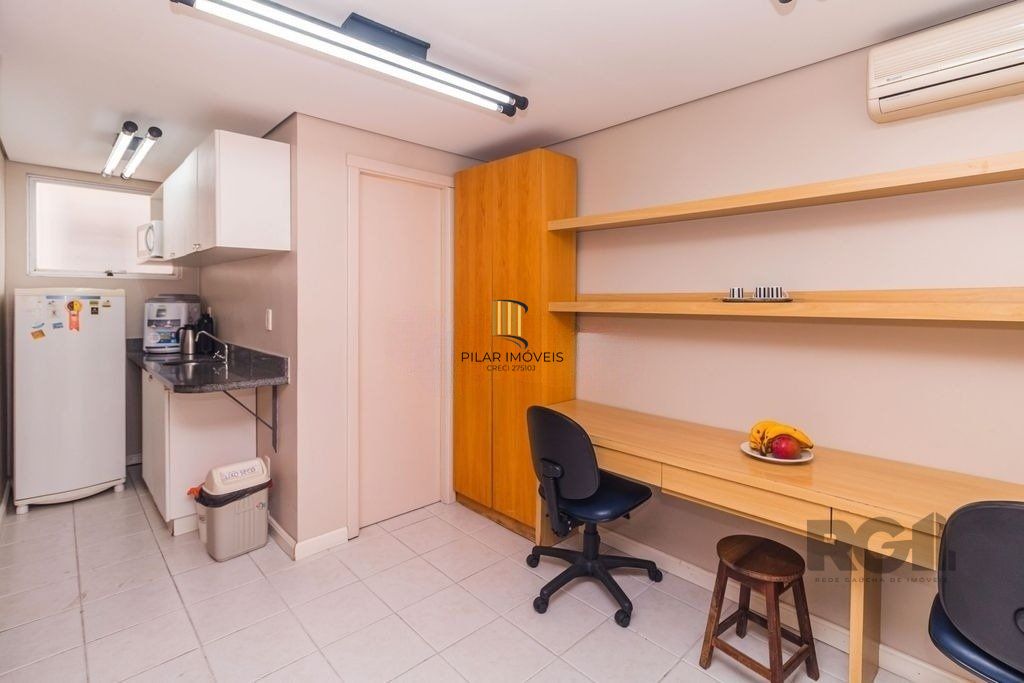 Excelente sala comercial de 140m² no centro.