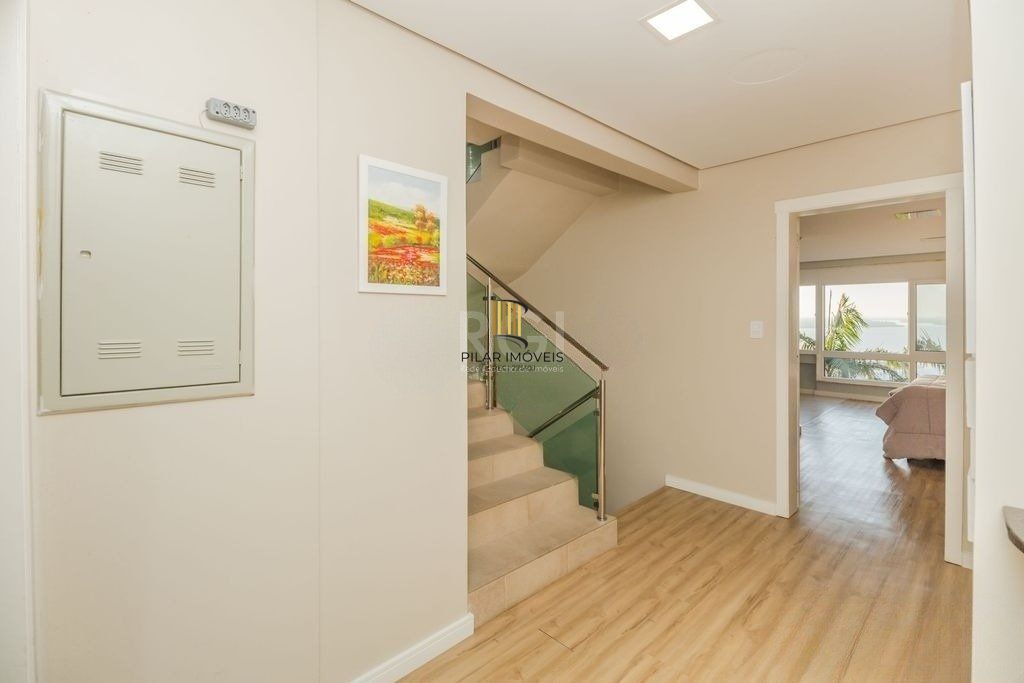 Excelente casa de 466m² com 03 suítes e 4 vagas de garagem.