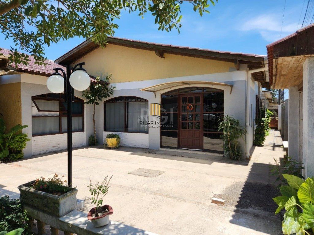 Casa para Venda - 150m², 2 dormitórios, 4 vagas - Ponta Grossa - Pilar Imóveis