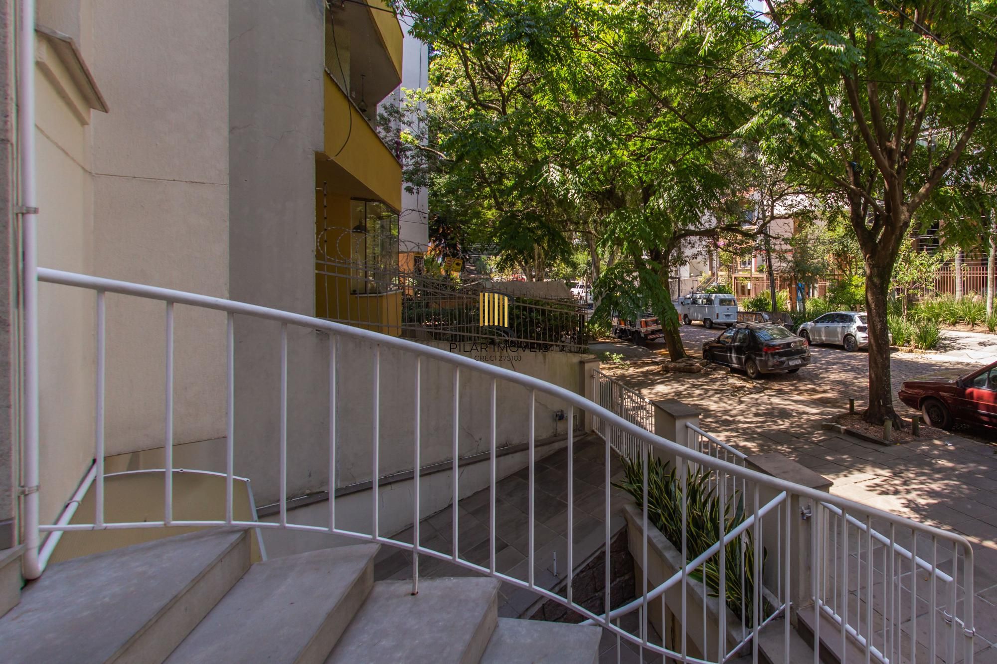 Apartamento 02 dormitórios próximo ao hospital Moinhos