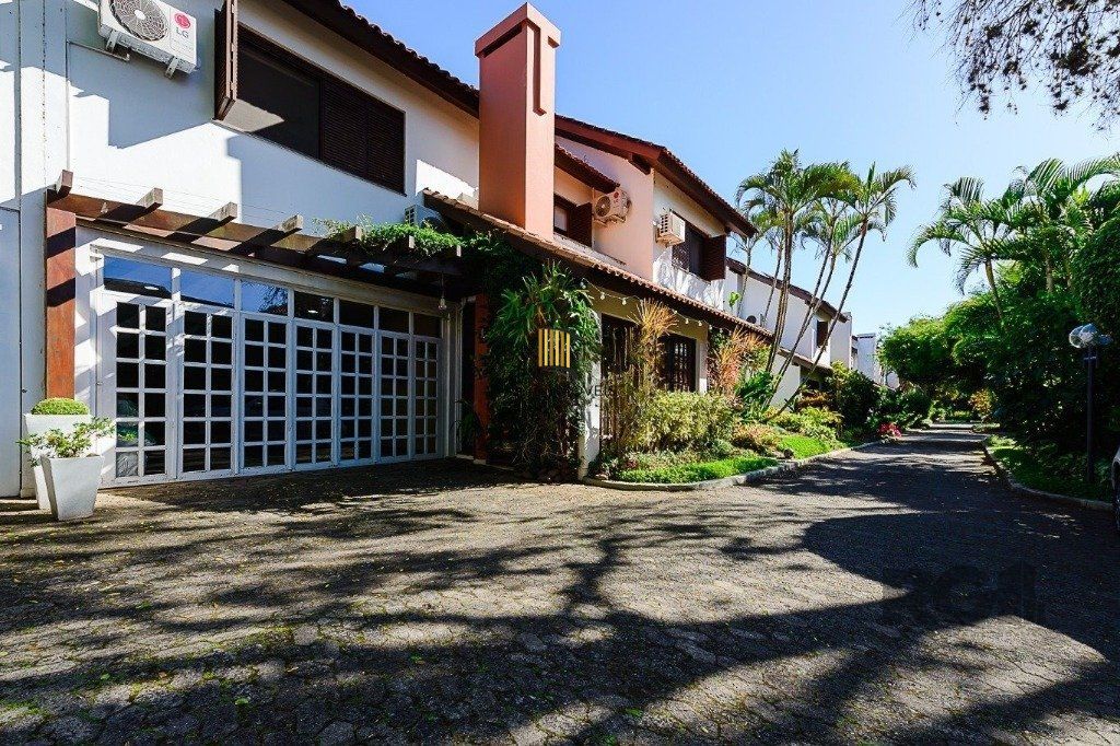 Casa em Condomínio à venda com 4 quartos 319 m²  Rua Manoel Leao, Pedra Redonda, Porto Alegre