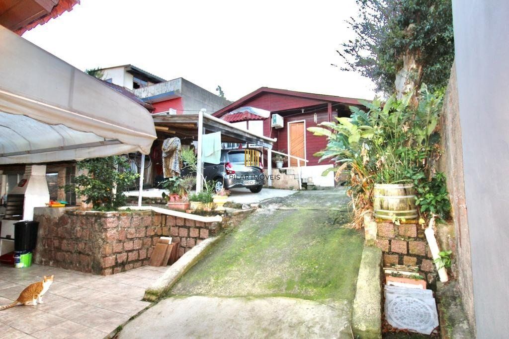 Casa para Venda - 90m², 5 dormitórios, sendo 1 suites, 5 vagas - Teresópolis