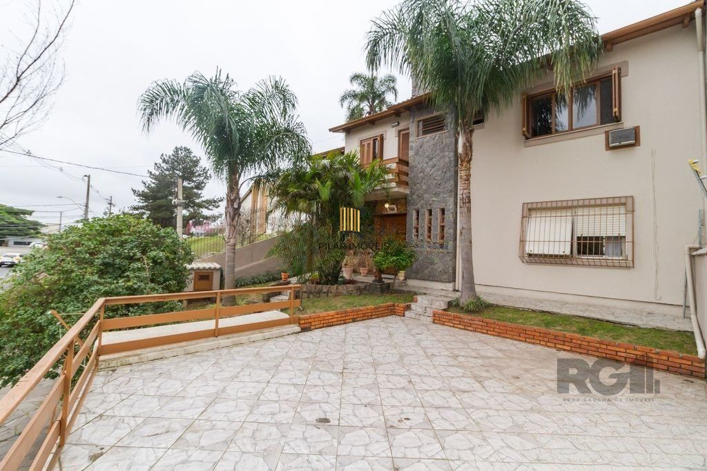 Casa 4 dormitórios no bairro Espírito Santo