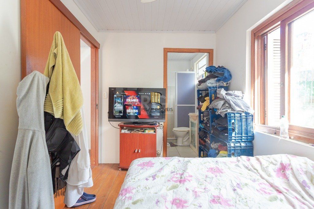 Casa 4 Dormitório(s) Bairro Glória