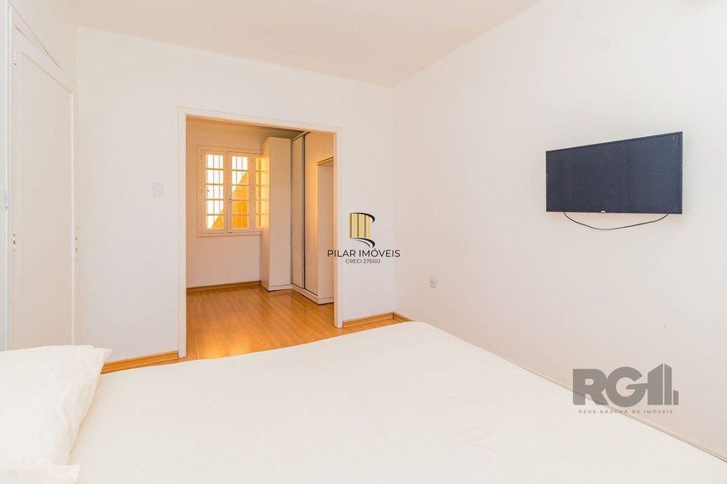 Casa com 99,73m², 2 dormitórios, 2 vagas no bairro Floresta