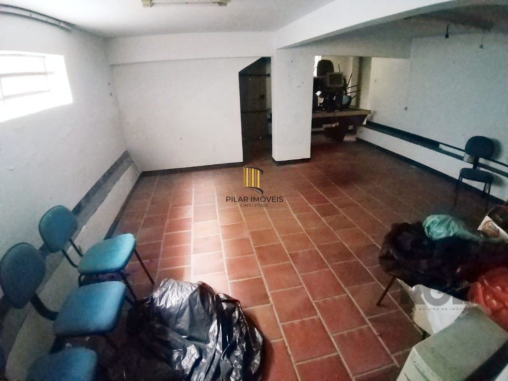 Casa comercial com 12 dormitórios no bairro Teresópolis