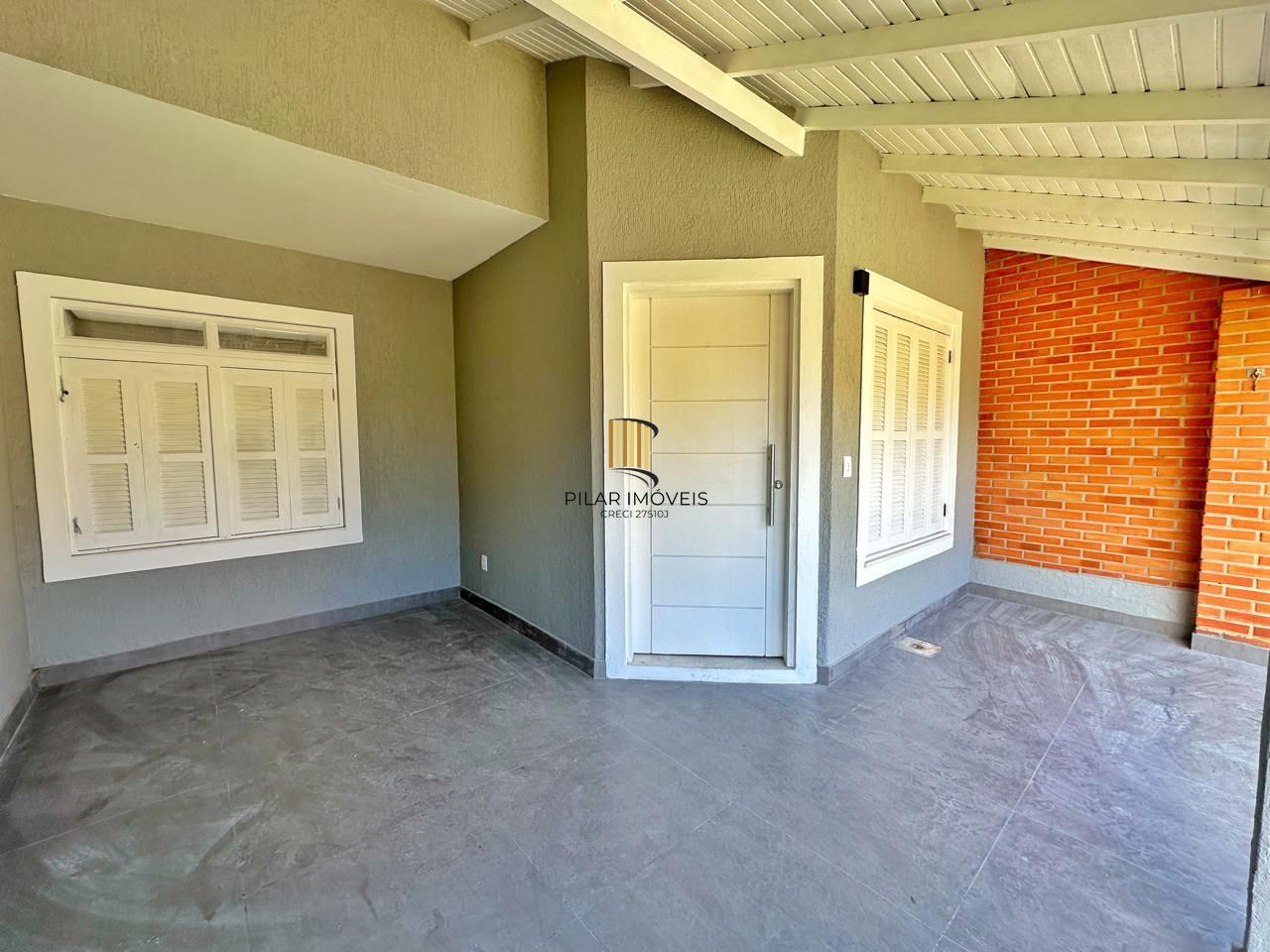 Casa 3 dormitórios no bairro Hípica