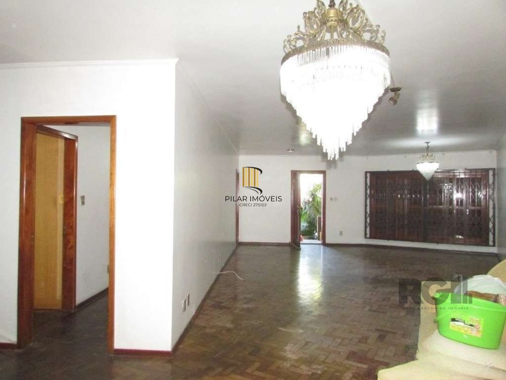 Casa de 250m², bairro Josefa Barreto