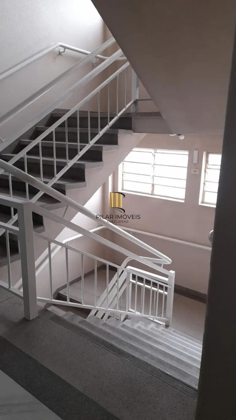 Apartamento de 1 dormitório e 46m² à venda em Partenon, Porto Alegre.