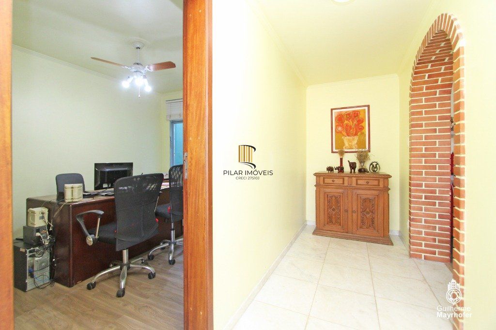 Casa para Venda - 500m², 5 dormitórios, sendo 2 suites, 5 vagas - Menino Deus