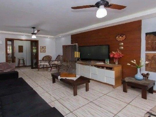 Casa 3 dormitórios no bairro Nonoai