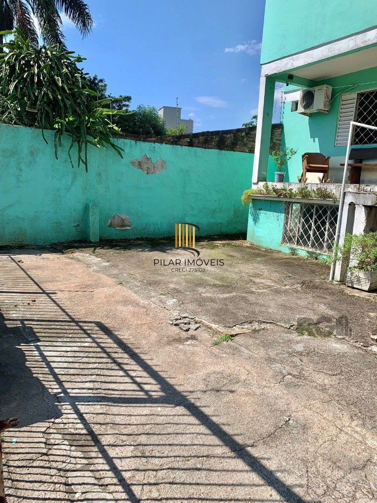 Casa 3 dormitórios no bairro Glória