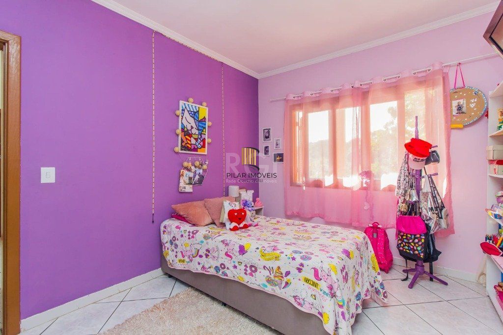 Casa para Venda - 300m², 4 dormitórios, sendo 1 suites, 3 vagas - Santa Isabel