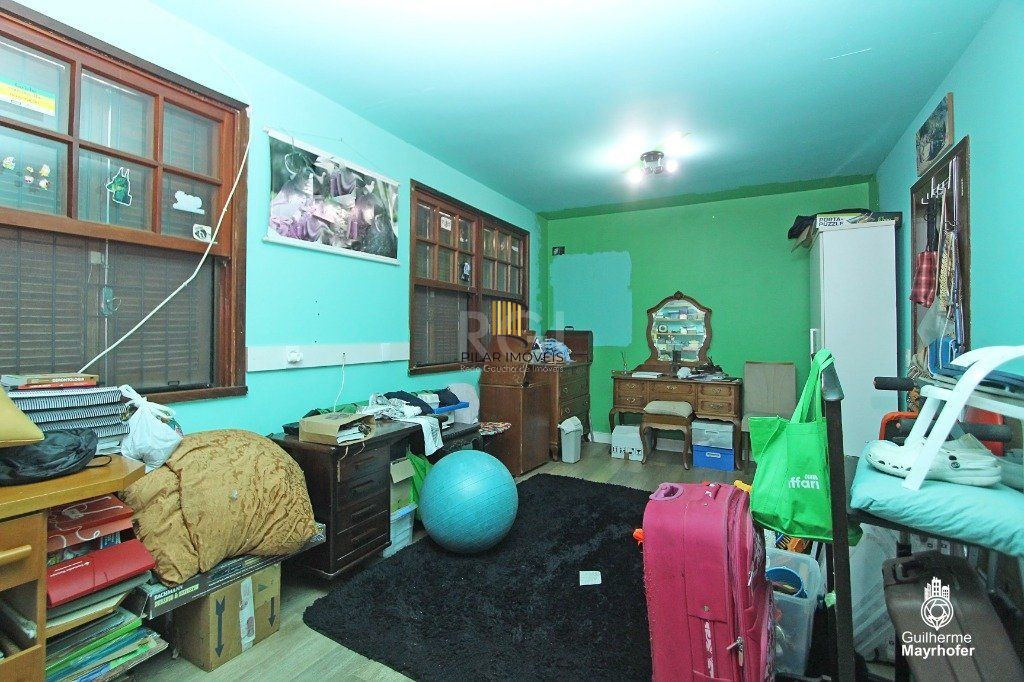 Casa para Venda - 381m², 3 dormitórios, sendo 1 suites, 4 vagas - Tristeza