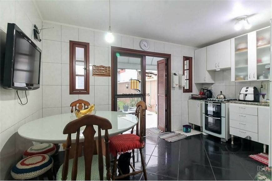 Casa de 285m² - 4 dormitórios, 4 vagas no bairro Bom Jesus