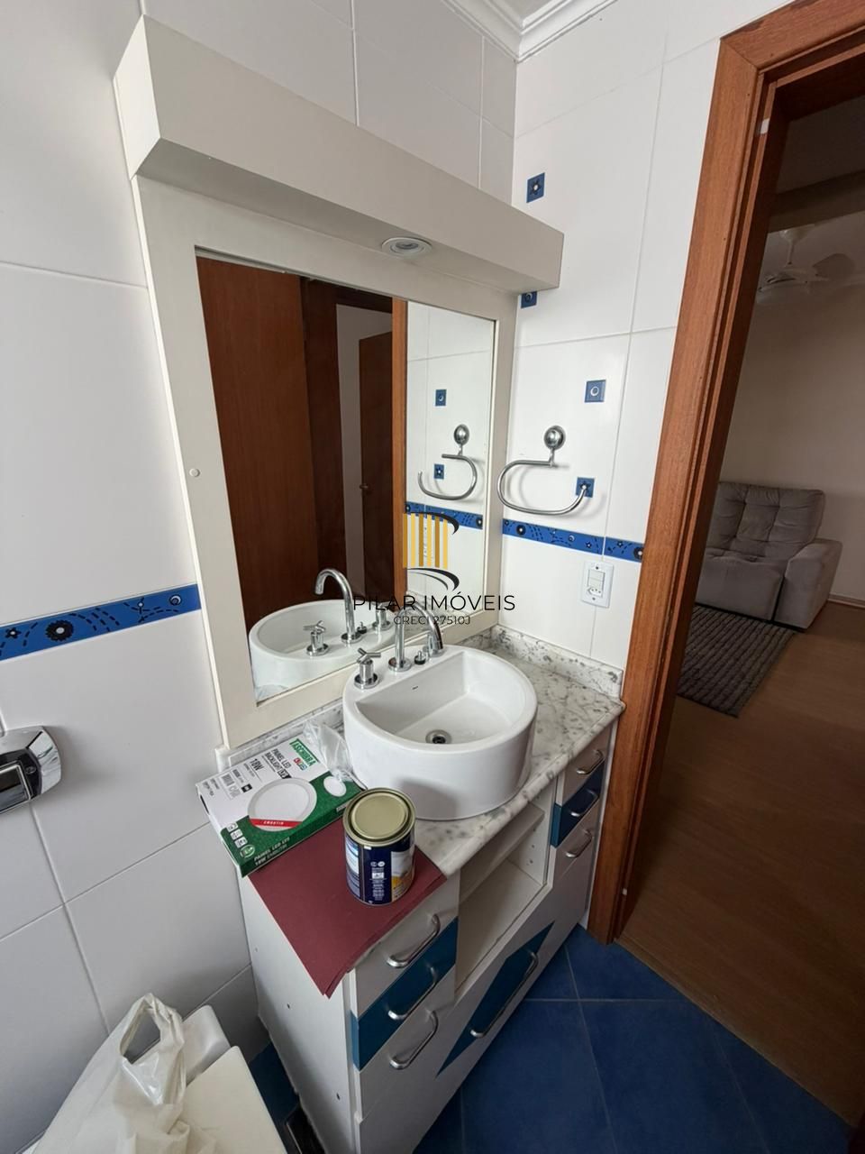 Apartamento 2 dormitórios, 1 vaga coberta no Bairro Teresópolis.